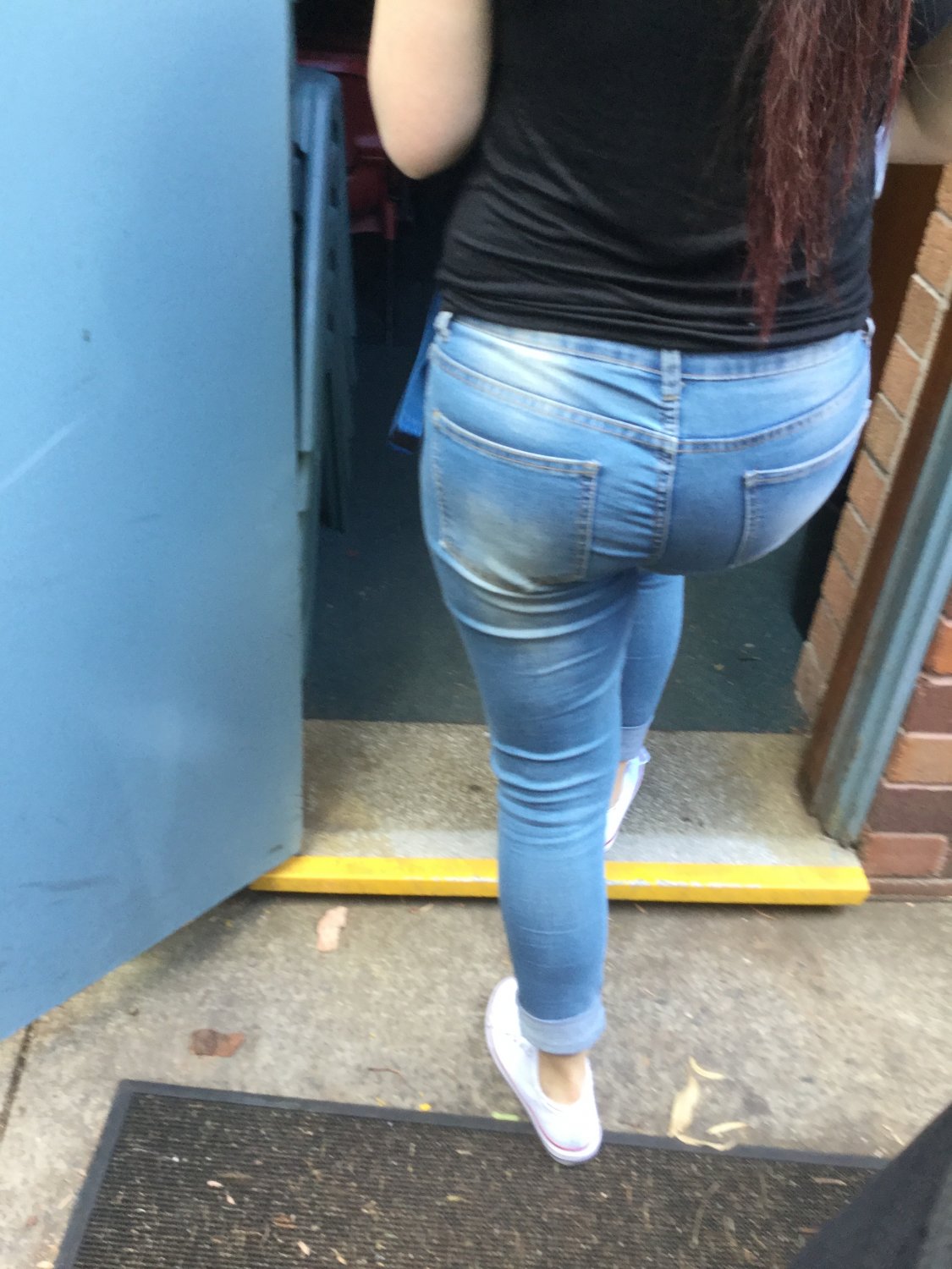 Thick Italian PAWG in jeans #Fqd1Mciu