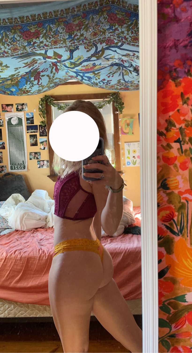 Leaked Sexy teen slut Emma shows off sexy petite body and phat ass #fRR410S6