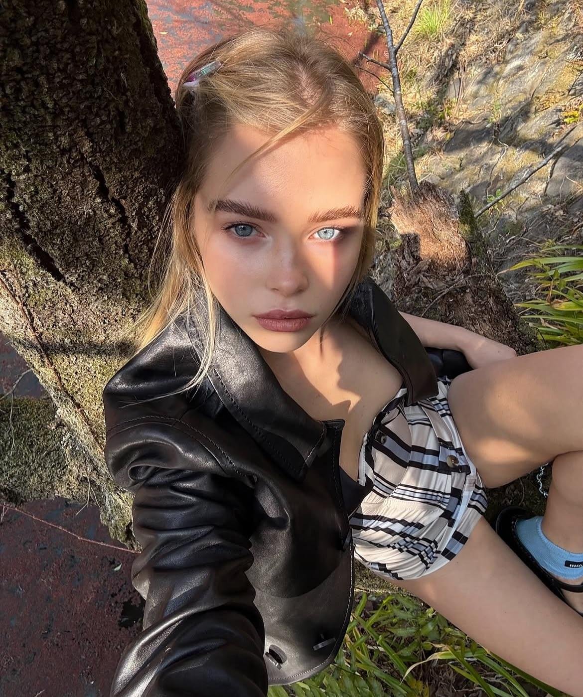 So hot , sexy girl...pretty blonde #Fzu75DrC