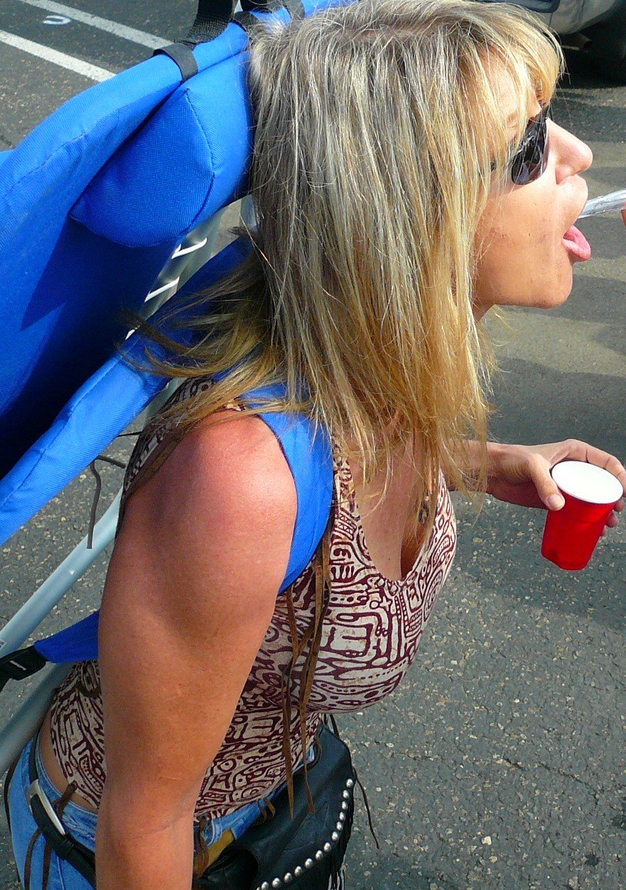 Next door neighbor is an escort #gM4ir1m8
