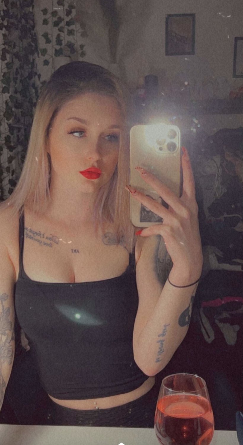 German Webslut Jennifer teasing dicks on snap #gw32kqfW