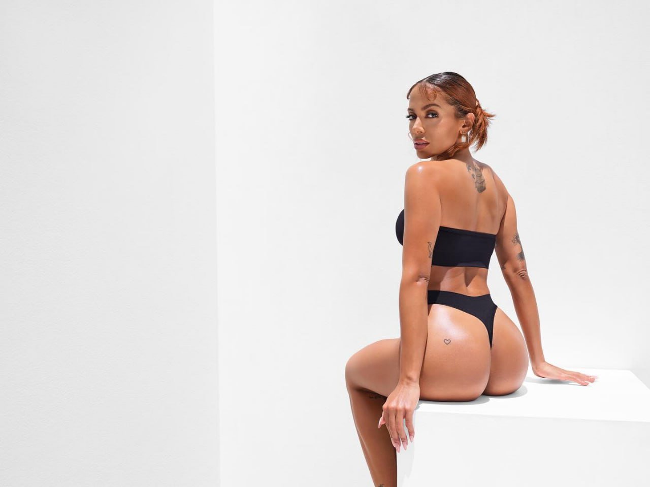 Anitta #328 #GZNfbEZh