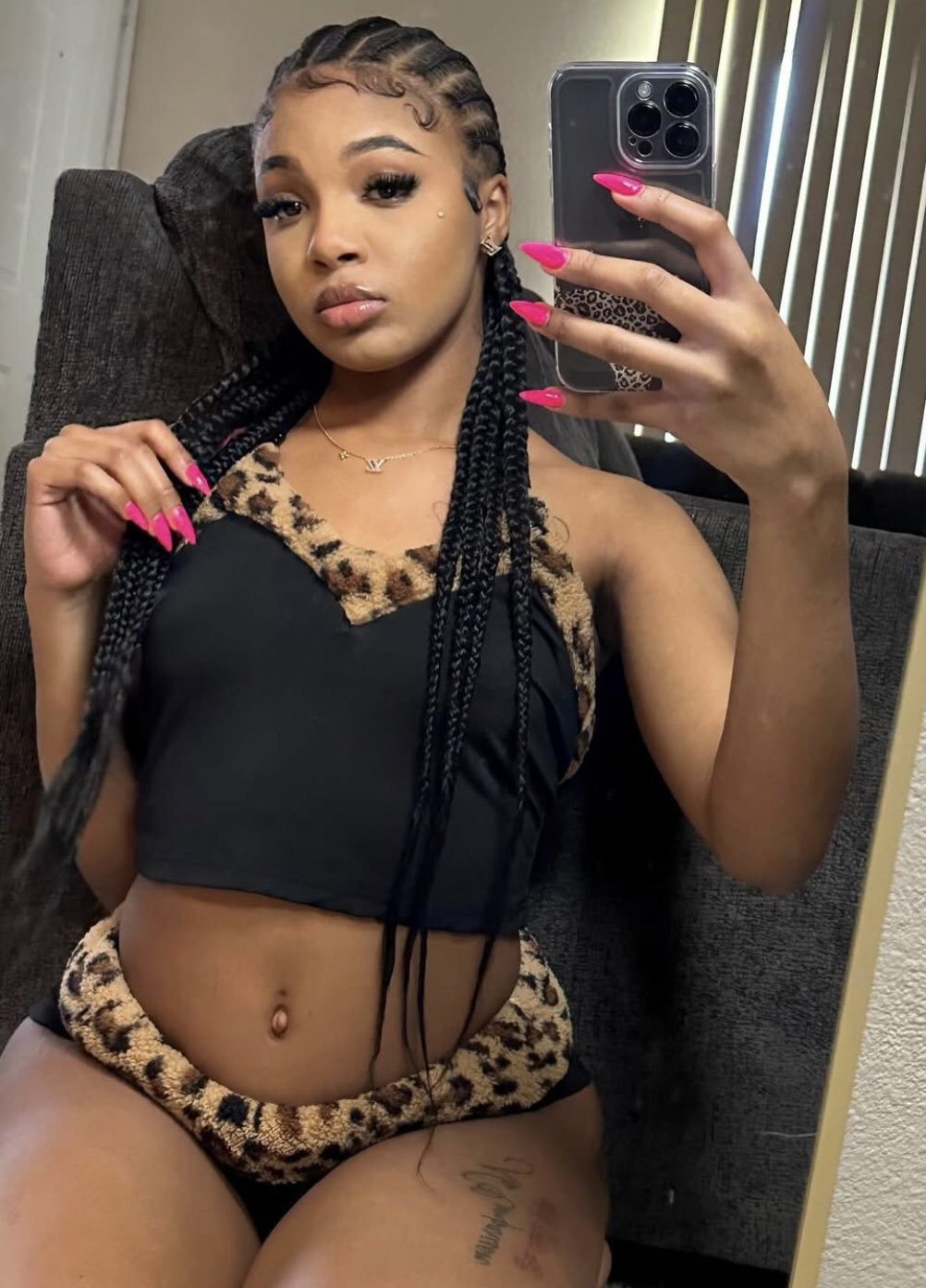 Preta do Dia #h0AOttAr