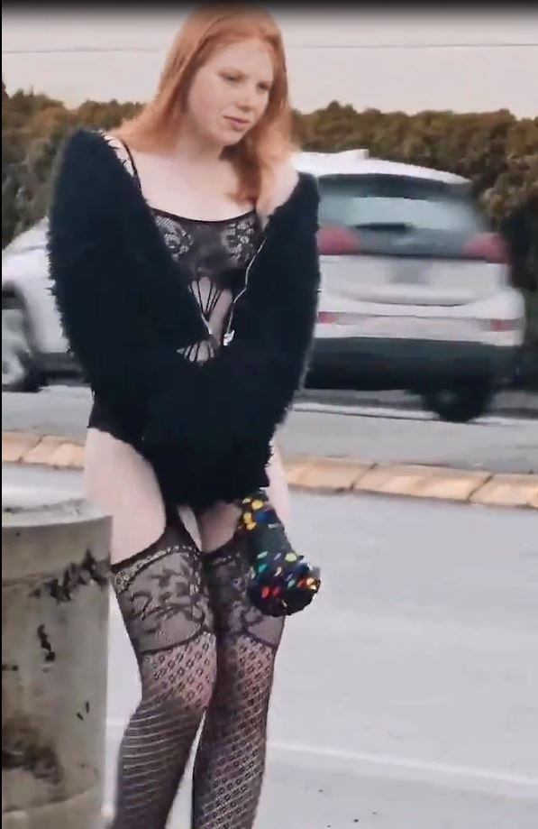 Whore walking #HhglanF2