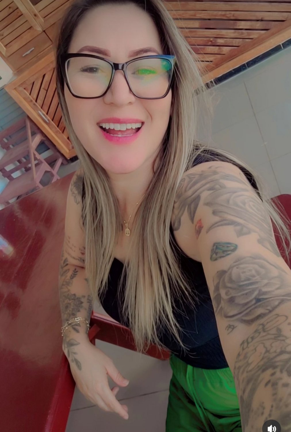 Divulguem essa casada gostosa,marido não sabe que trai #HkInLM5w