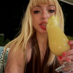 When the sun sets, the fun begins 🍸
