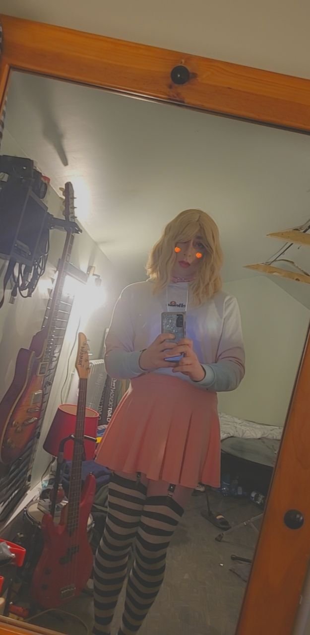 Sissy fia (figg_boii on kik) thrives on hard anal sex and degrading comments. She'll be reading so.. #HO3sWTvm