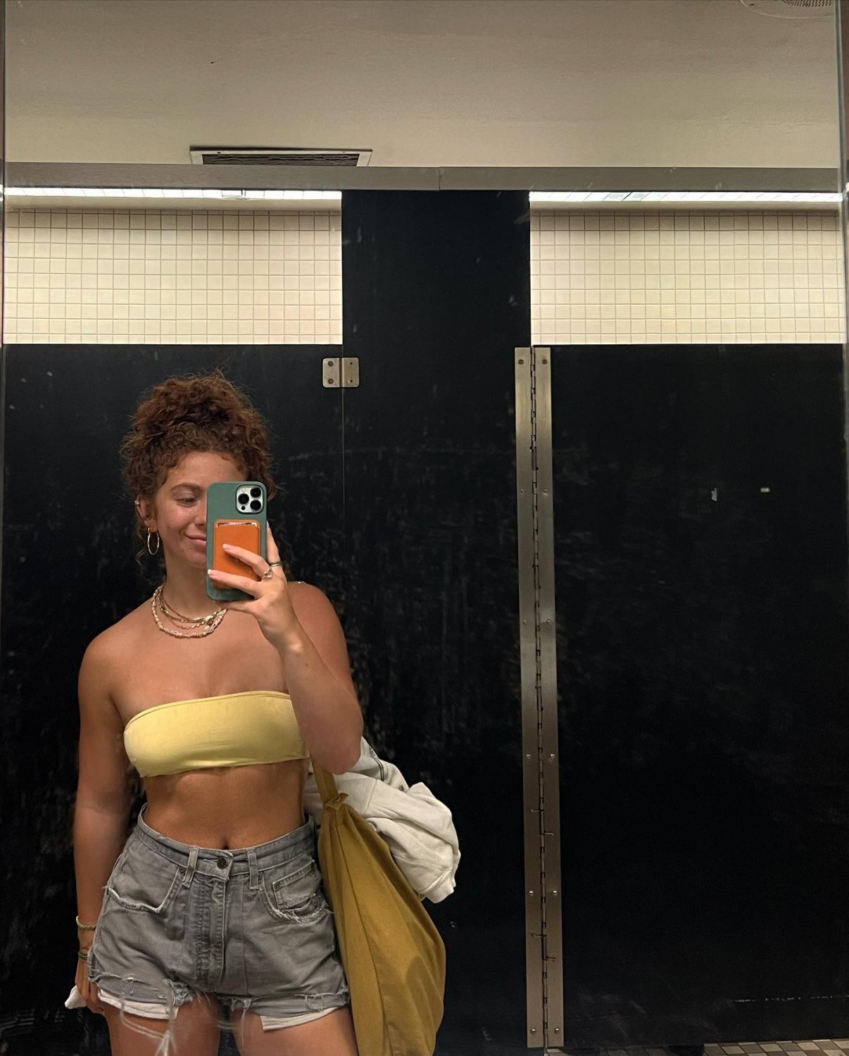 Sexy thicc college teen Alia #HZu8UXLo
