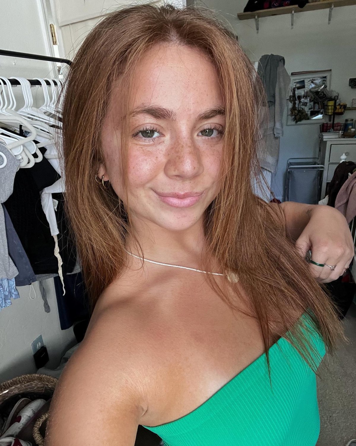 Sexy thicc college teen Alia #I2O1dGWw