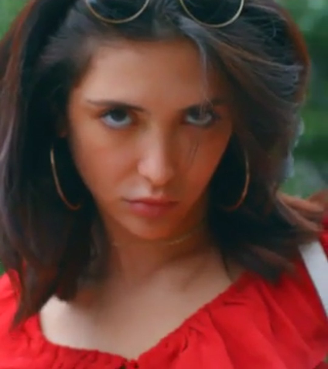 who is she?? #I4pTFuH1