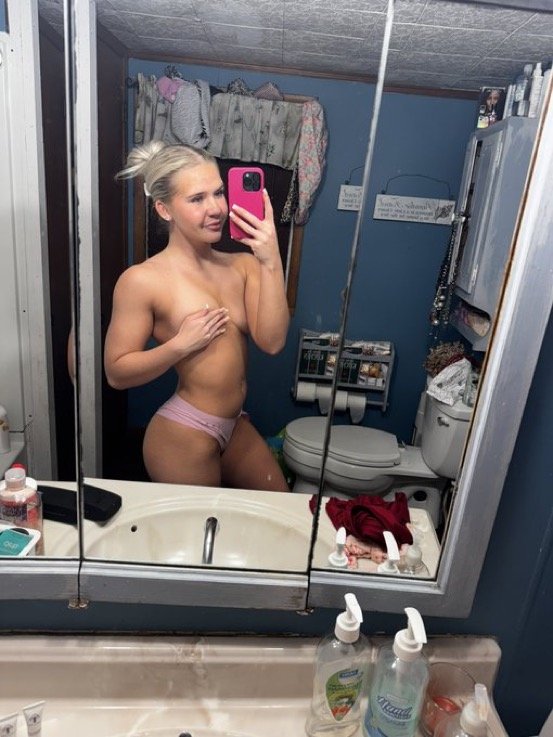 sexy tanned blonde bubble butt teen #icZods3Q