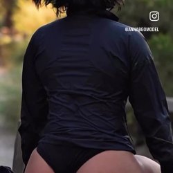 Can she sit on ur face like this?