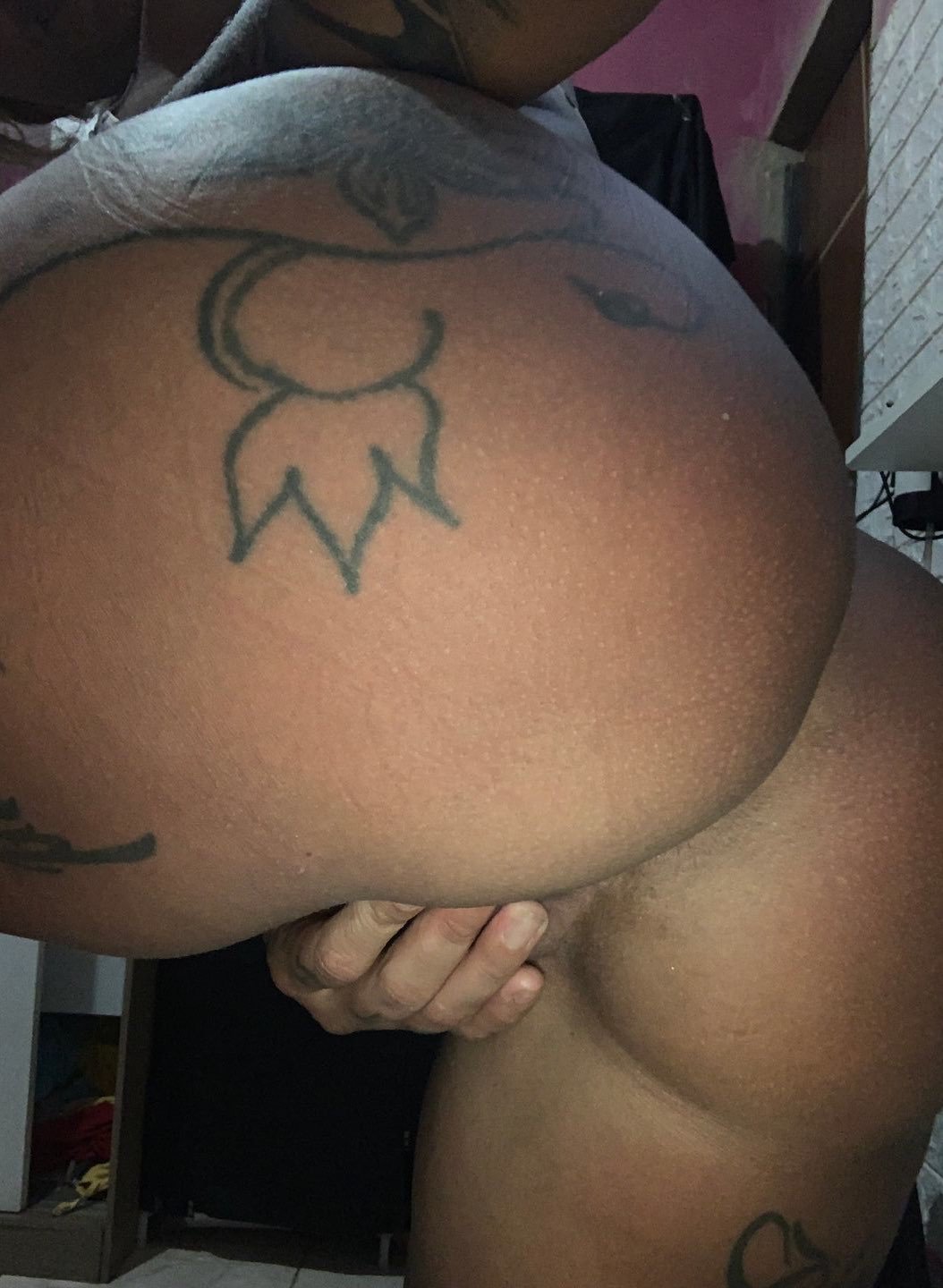 Puta tatuada safada #iTiALuqd