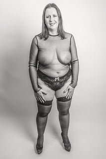 Rachel - UK Buxom Gilf - Big Tits & A Smile #IXVNjgiu