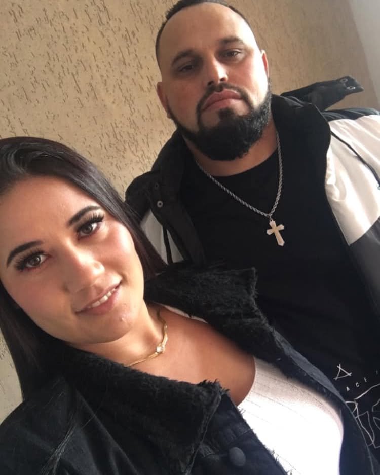 Corno quer que avaliem sua esposa. E quer saber se alguém consegue achar a rede social dela rsrsrs #iZoSRSlL