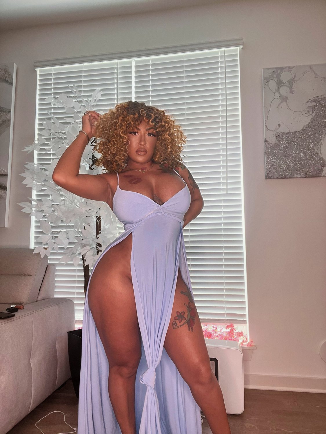 Omg!🐐 Juicy Thicc bitch 🍑💦 #JaREZsH7