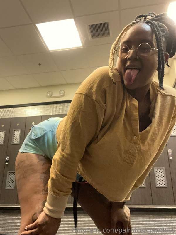 Public Naked Twerker 🥵 pt 4 #Jcea6UXJ