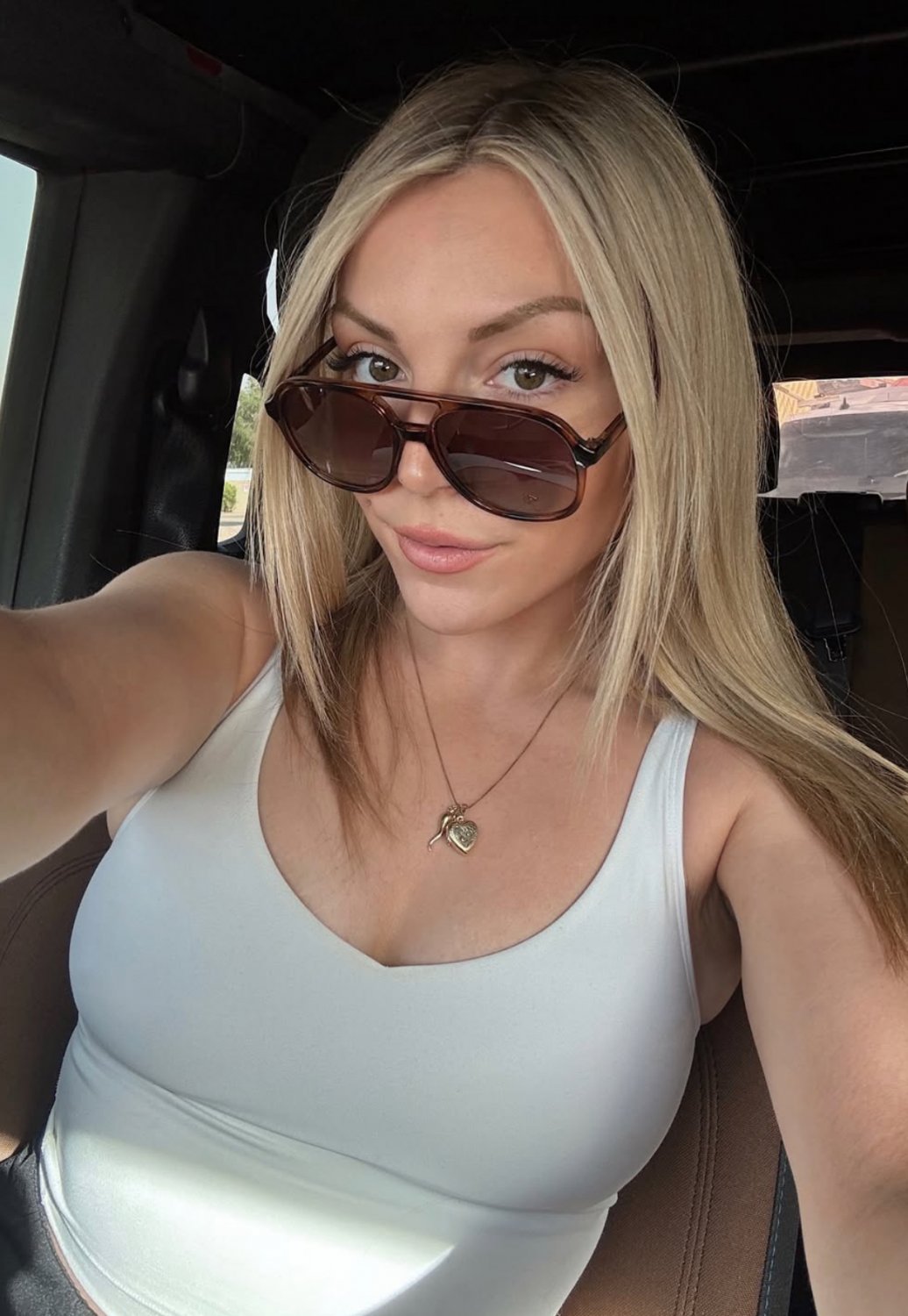 Dumb slut needs thick load blasted on that whore face by multiple bbcs #JKpzICgk
