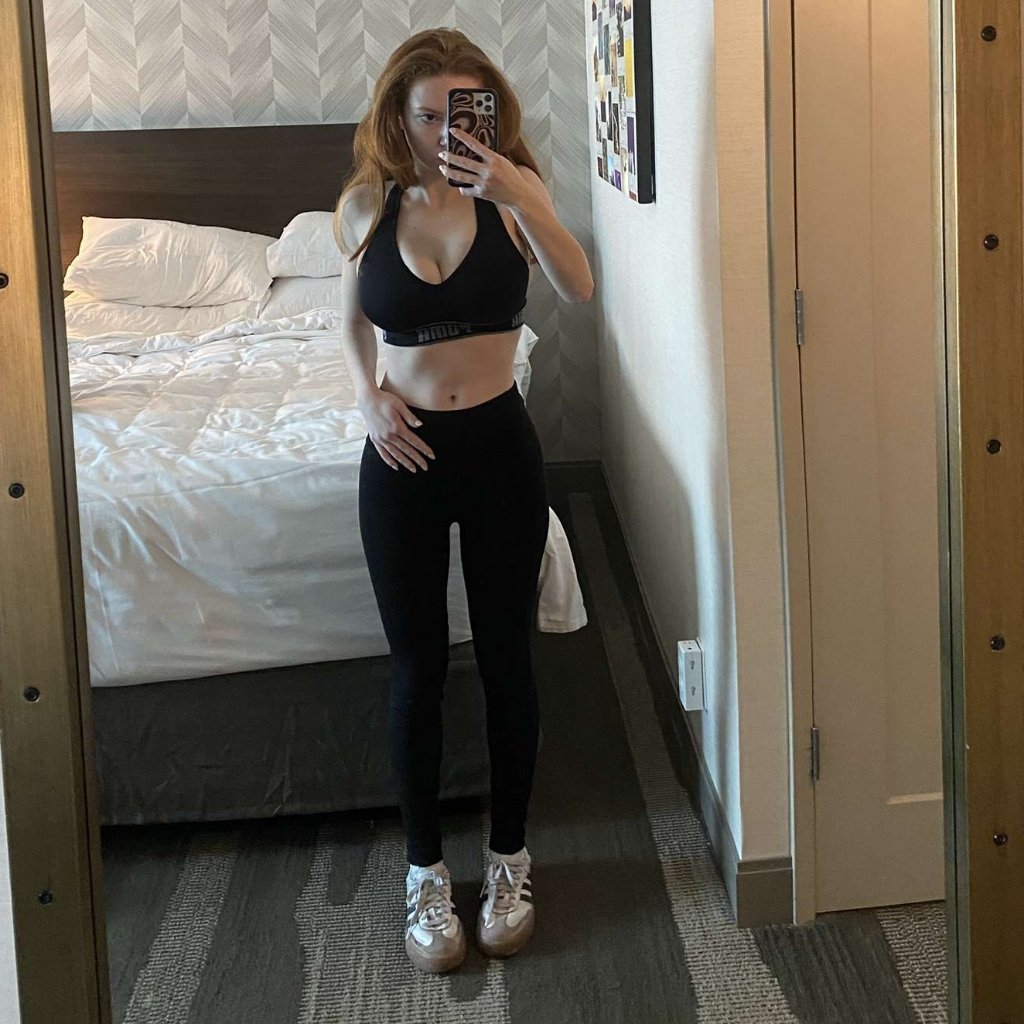 Francesca Capaldi (compilado sexy) #JL1cEWAa