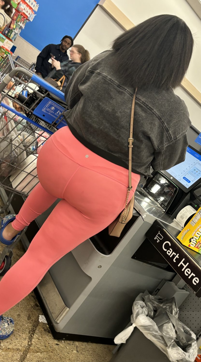 Think Booty Ebony in pink leggings (Thong) #jPLixQOp