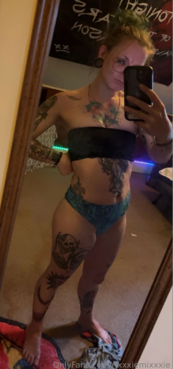 Hot Wife's and Girlfriend's and Exs #JUMmso4f