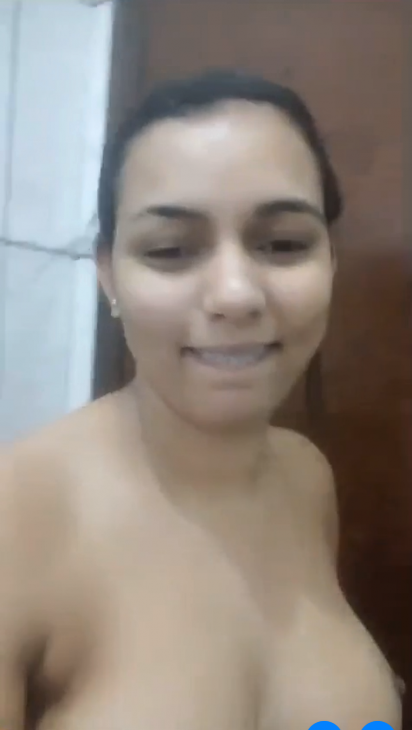 Seguidor pediu pra vazar a prima muito gostosaaa, quem quiser vazar esposa, amiga ou namorada PV #JyVlRjoI
