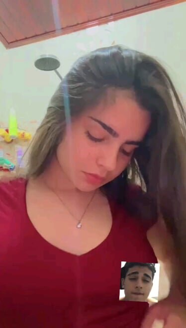 who is she? someone got the video? #kan9KvWG