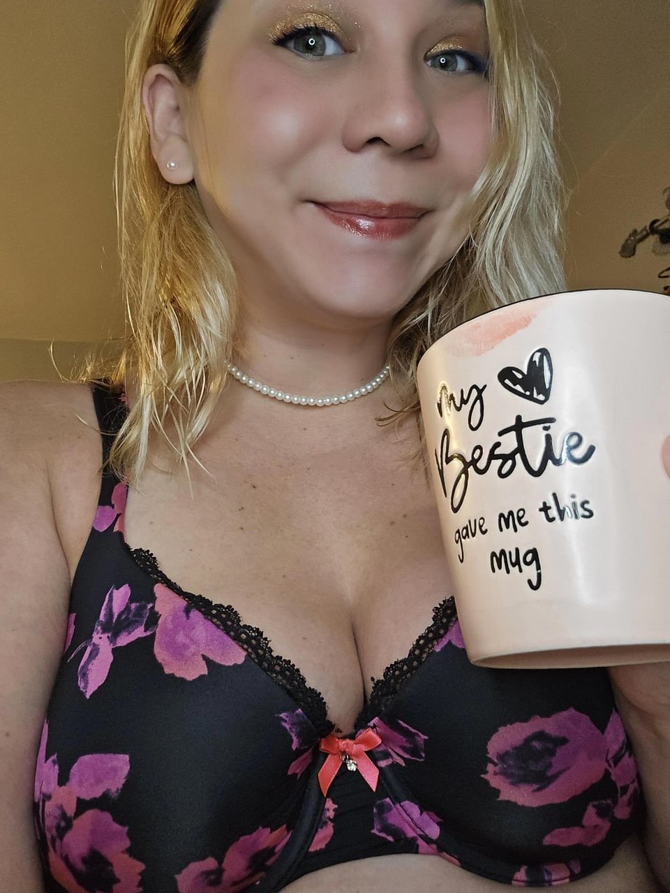 She loves her coffee and beer #klAaLoot