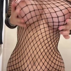 Smash or pass my boobs?🍒 (Big boobs, big boobs)