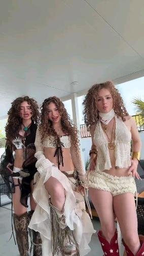 Sunday Kalogeras...sisters Kalogeras , beautiful Greece #KNlILJxD