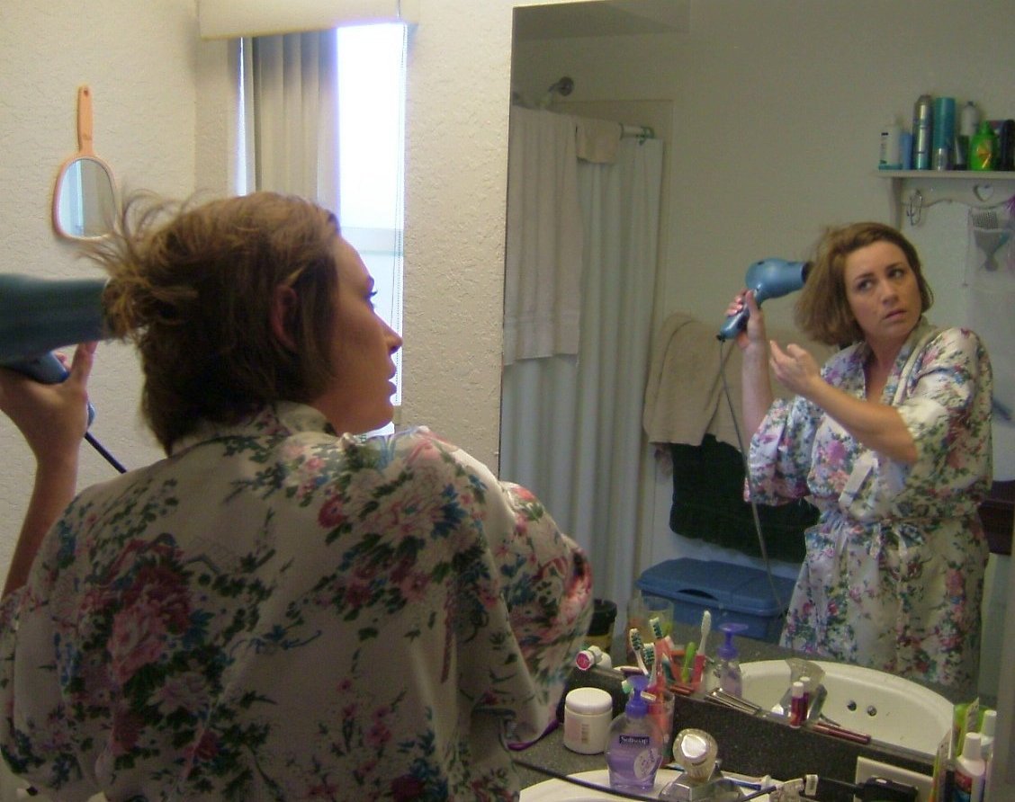 A wife & mom shoves a dildo into her asshole #knx9SGdR