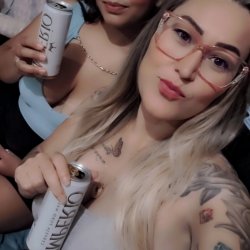 Divulguem essa casada gostosa,marido não sabe que trai