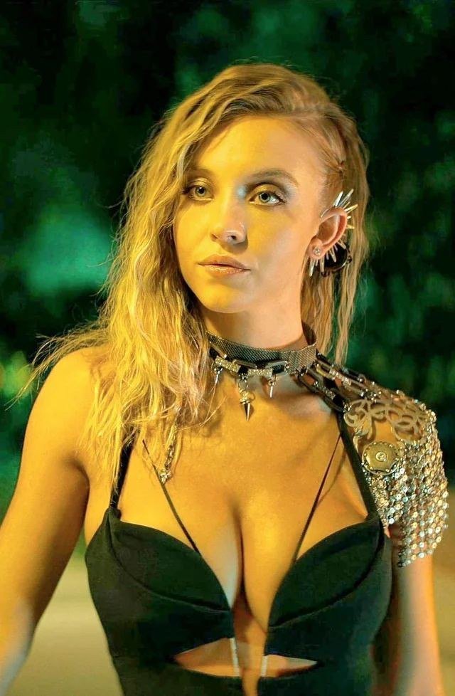 Sydney Sweeney (1) #kQWLqRk7
