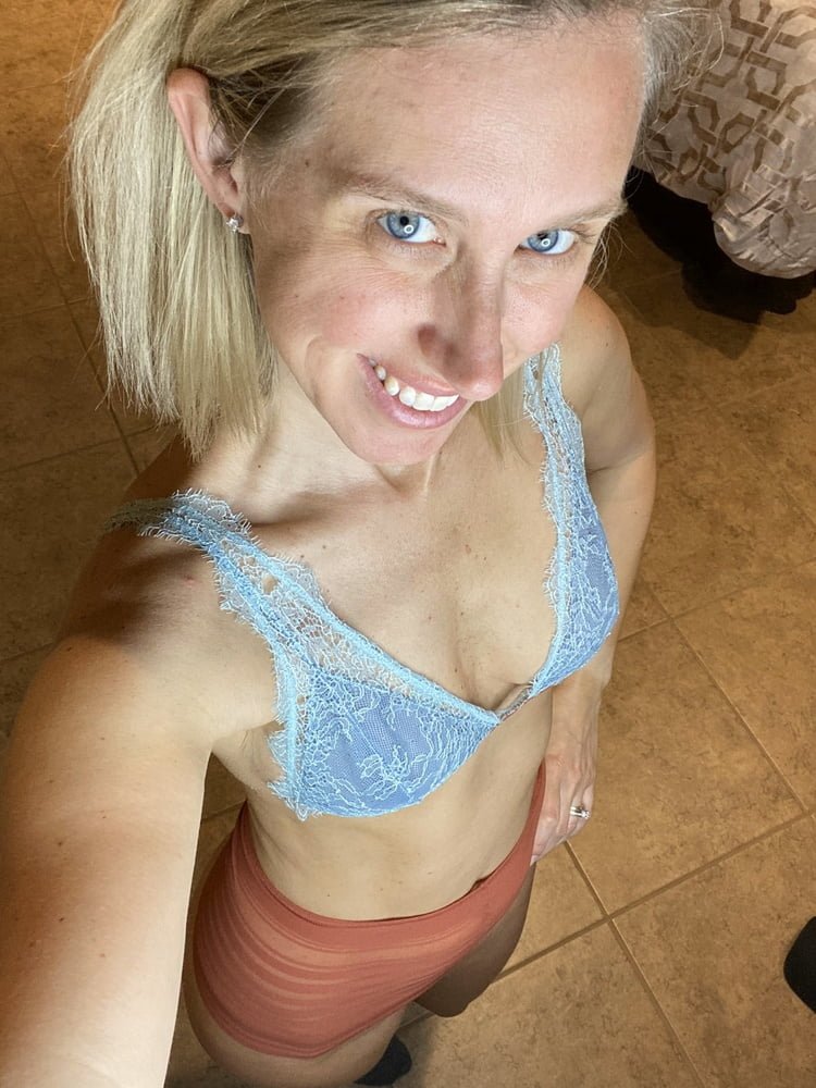 Hot Blonde Wife spreads #KseoFM7D