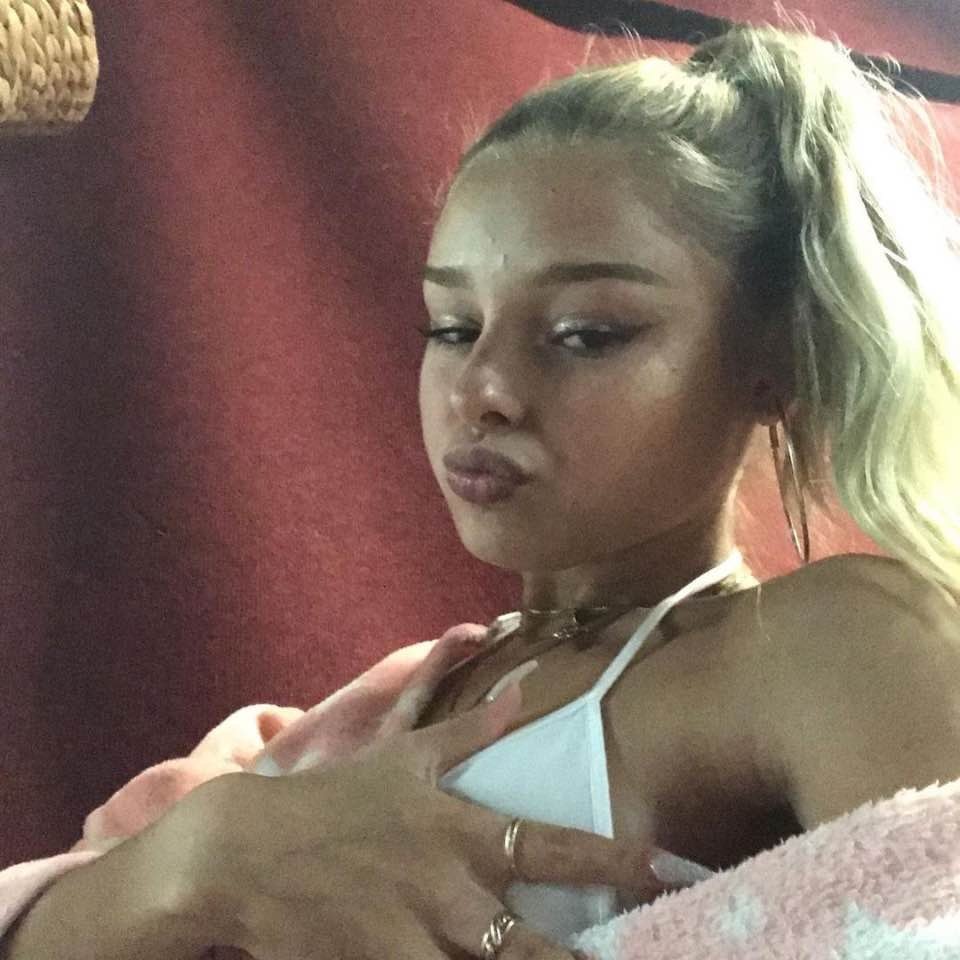 Goth slut Sophie, 19, likes showing it all off #l4XpzsXW