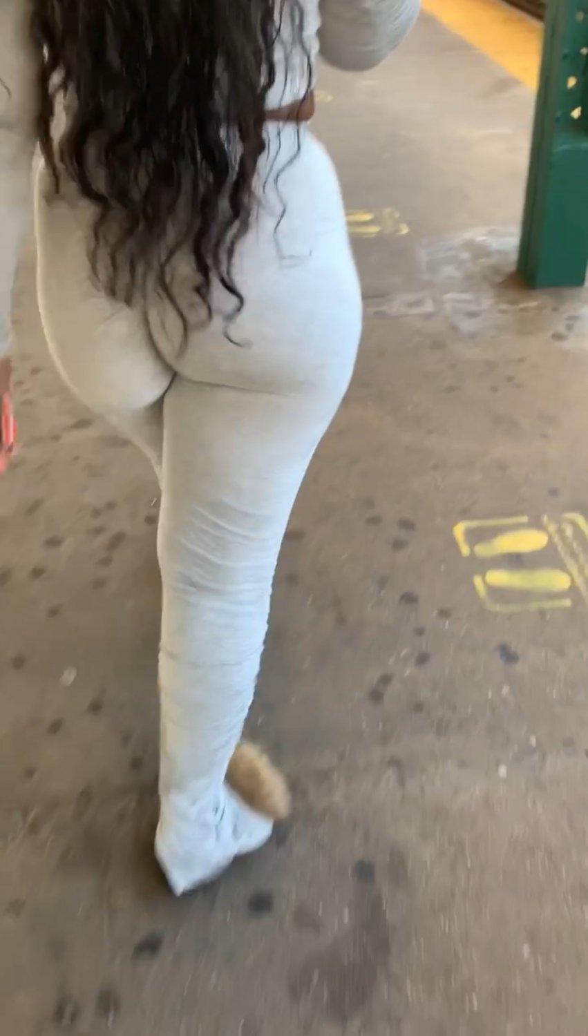 Super jiggle #LLAzGbDO