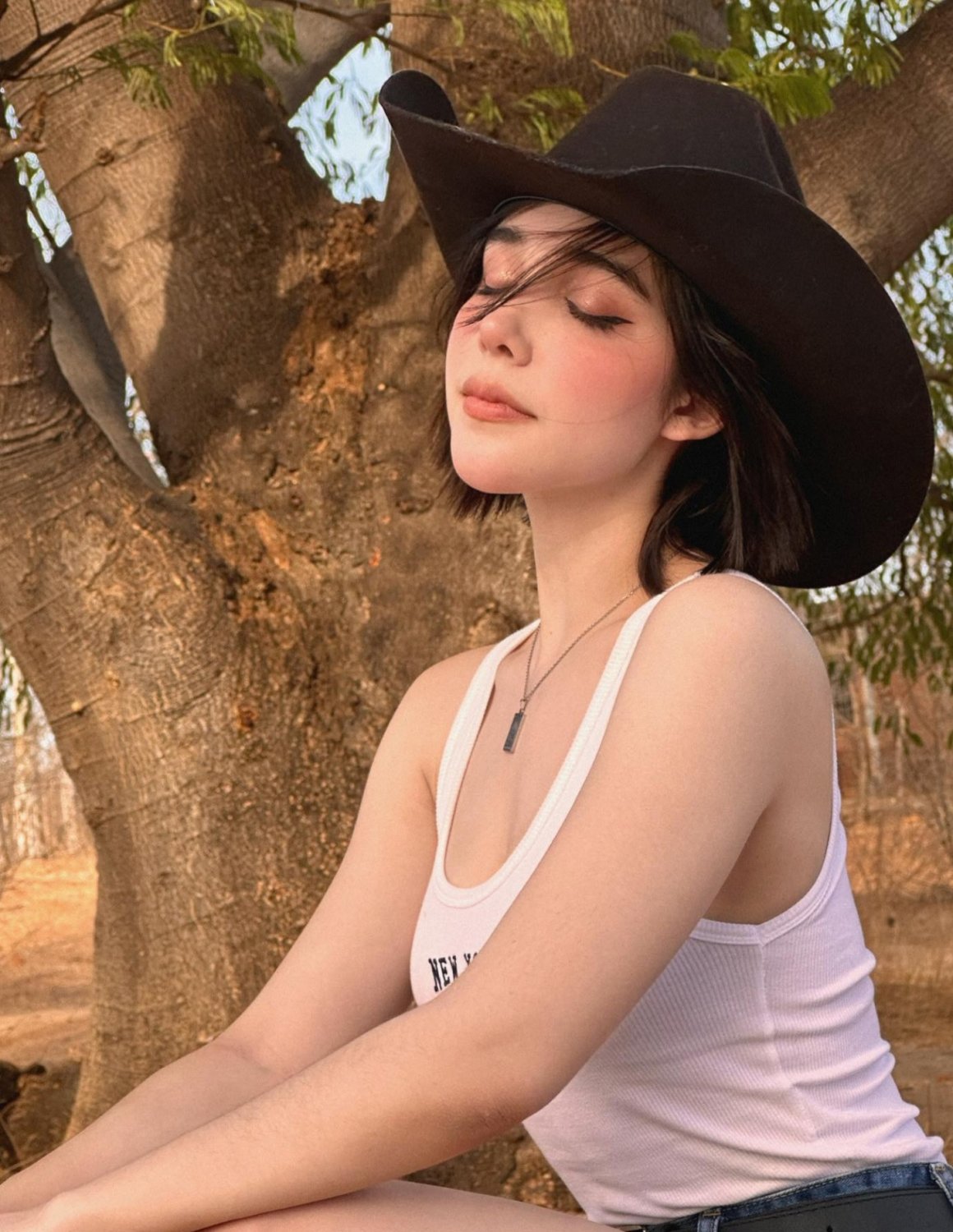 Beth Cast Mejores Fotos y Videos #M1xrOBQc