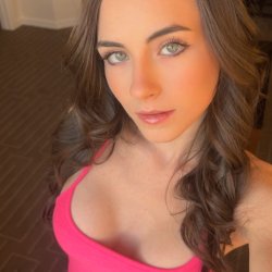 A horny Fuckdoll at your service