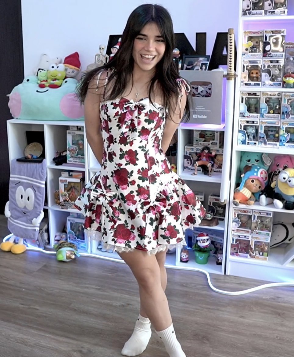 Alana Flores (2) #M6L7cgVs