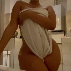 Big ass slut gapping in her college dorm room