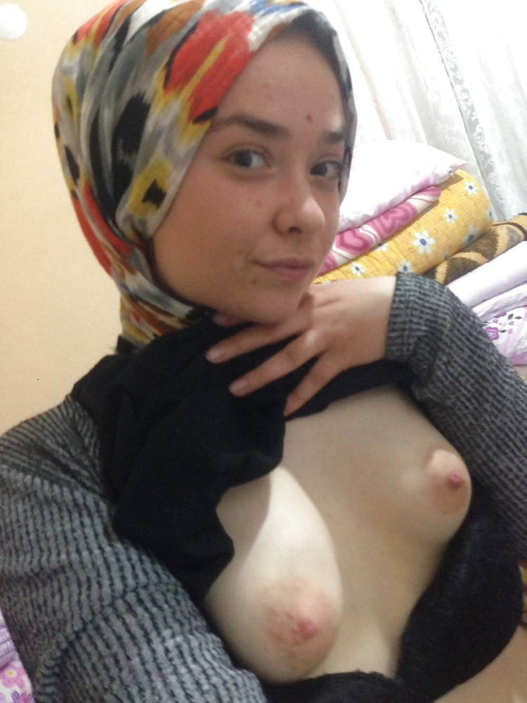 Hijab Whore Tits out #MBolhRHv