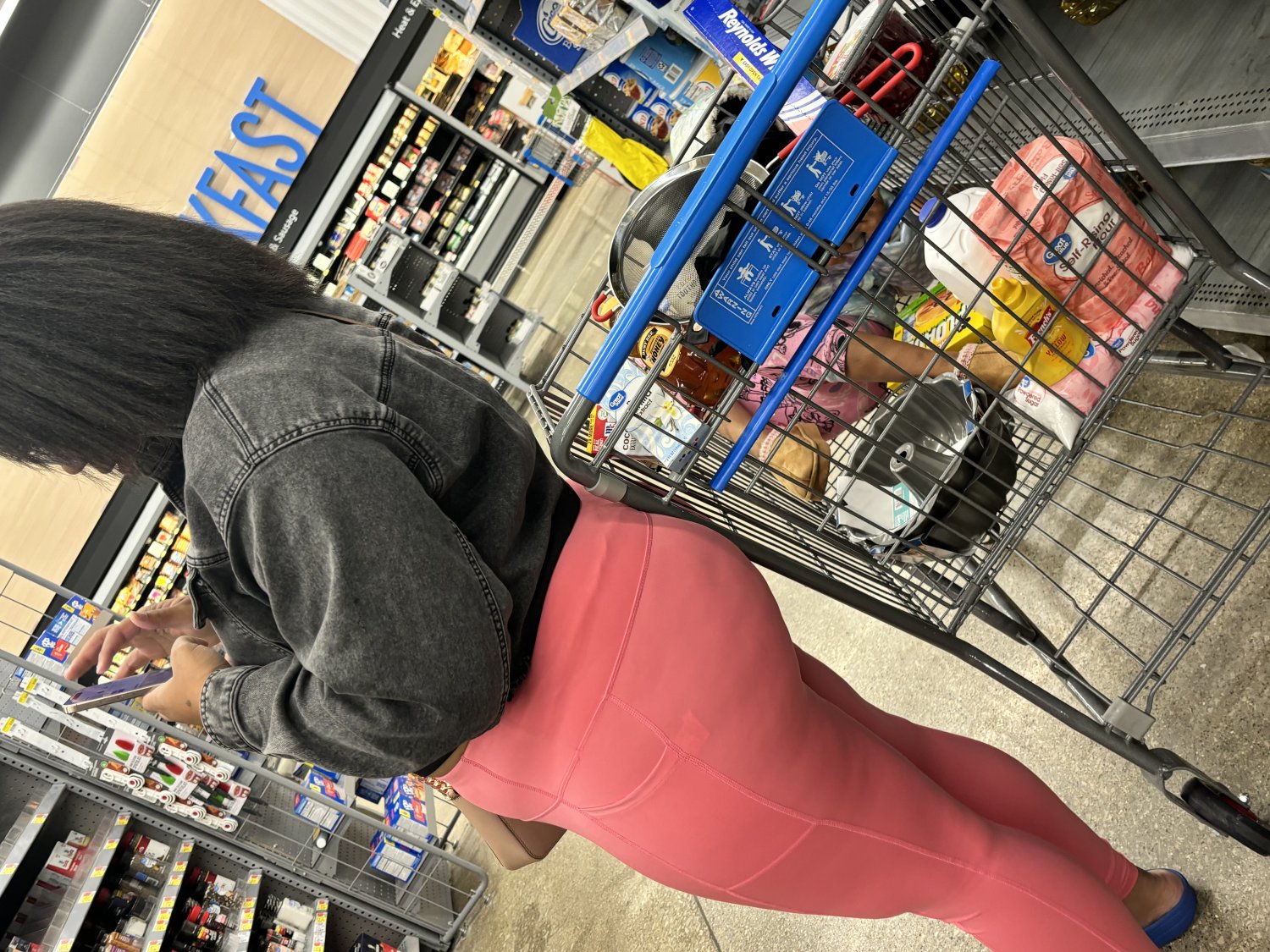 Think Booty Ebony in pink leggings (Thong) #mInXVYz8