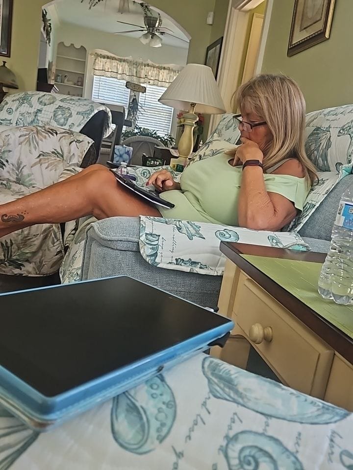 Naughty Mature Milf having fun again.... #MocURwnx