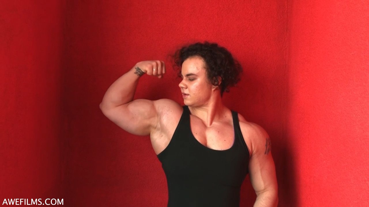 Mrs Korableva, muscle armpits and the strong scent of bodybuilding #mQMgqiF8