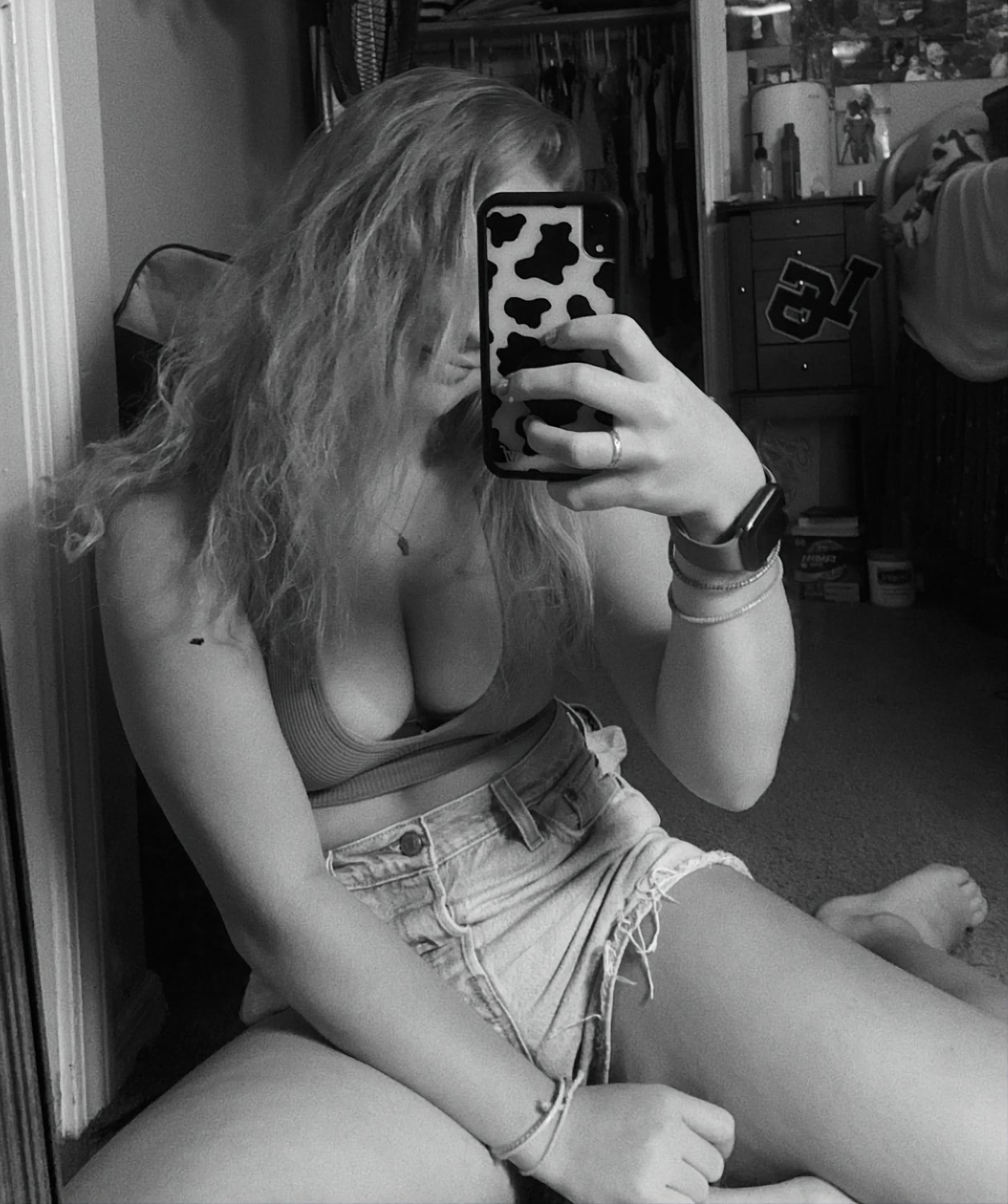 Leaked Sexy teen slut Emma shows off sexy petite body and phat ass #nhgJ4czb