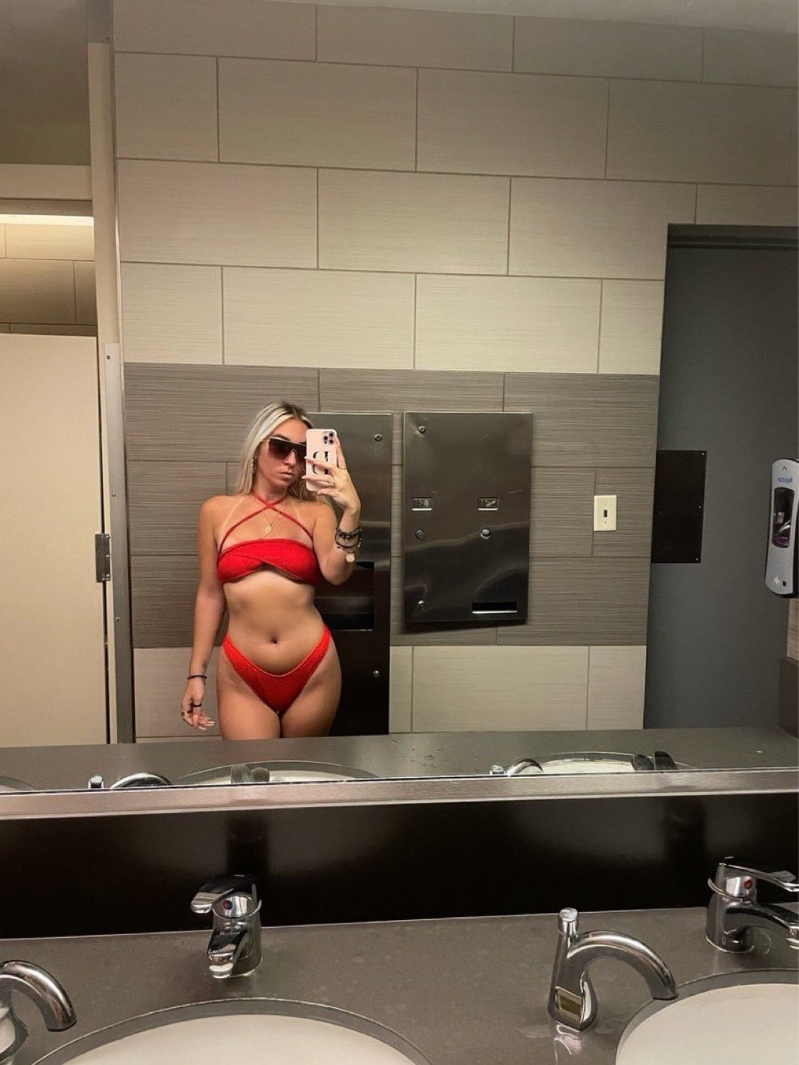 perfect blonde slut #NU8VKvsL