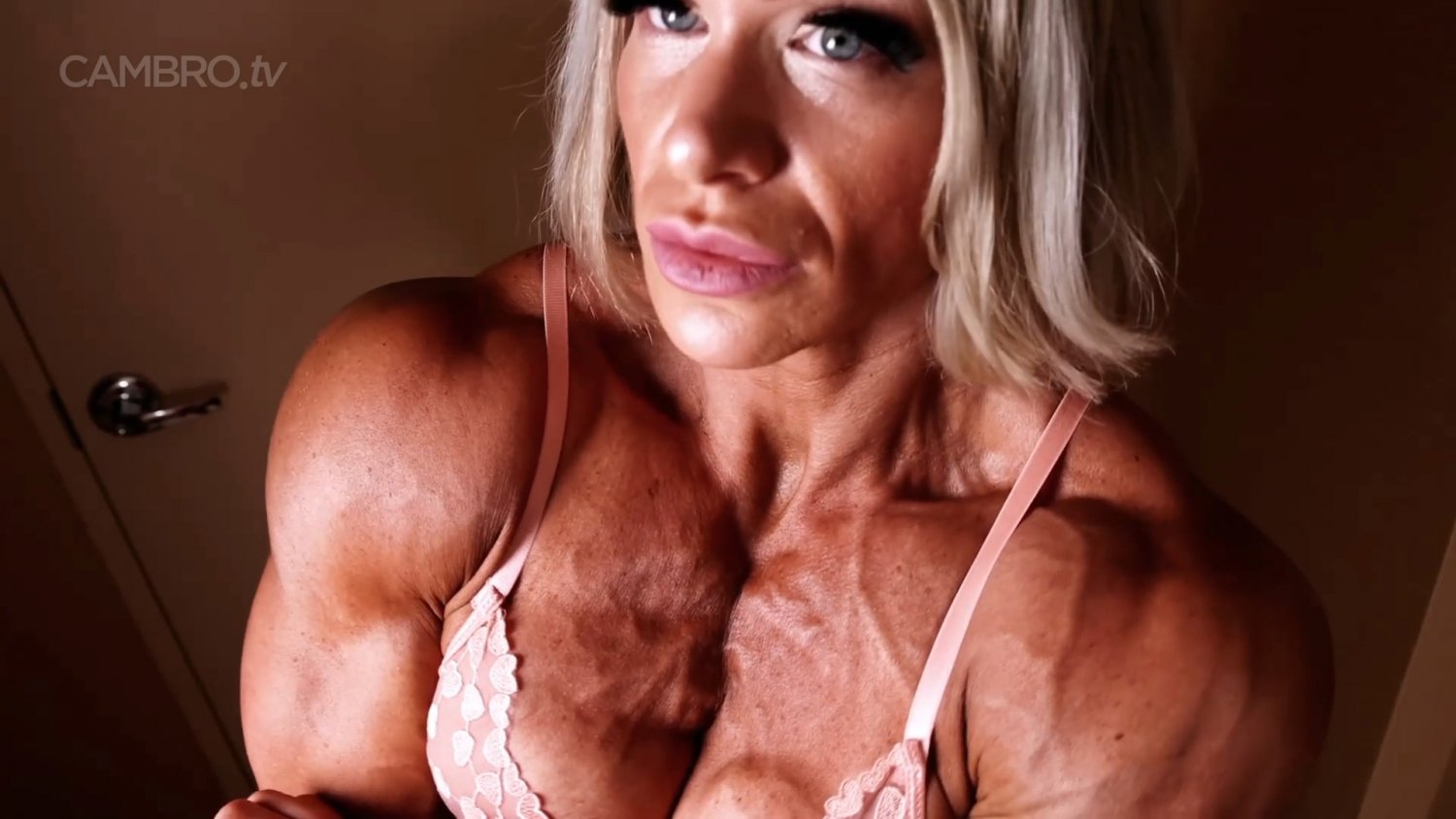 Mrs Flesher, sweaty, veiny muscles & lingerie #NUBn9SoF