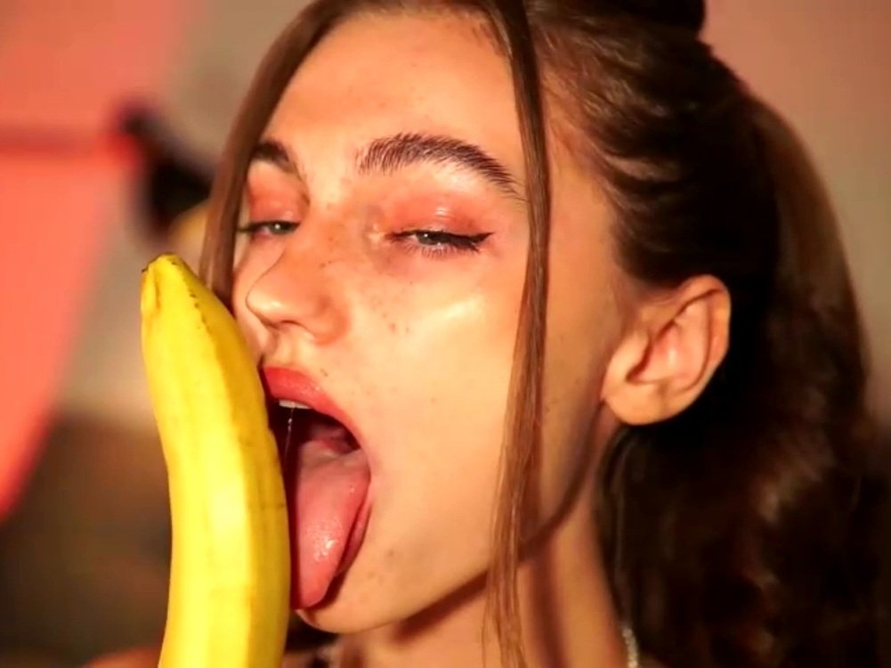 Hoolybunny Banana Blowjob #o2ie95vU