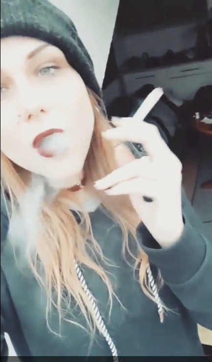 Sexy Smokers #oDszWJCx