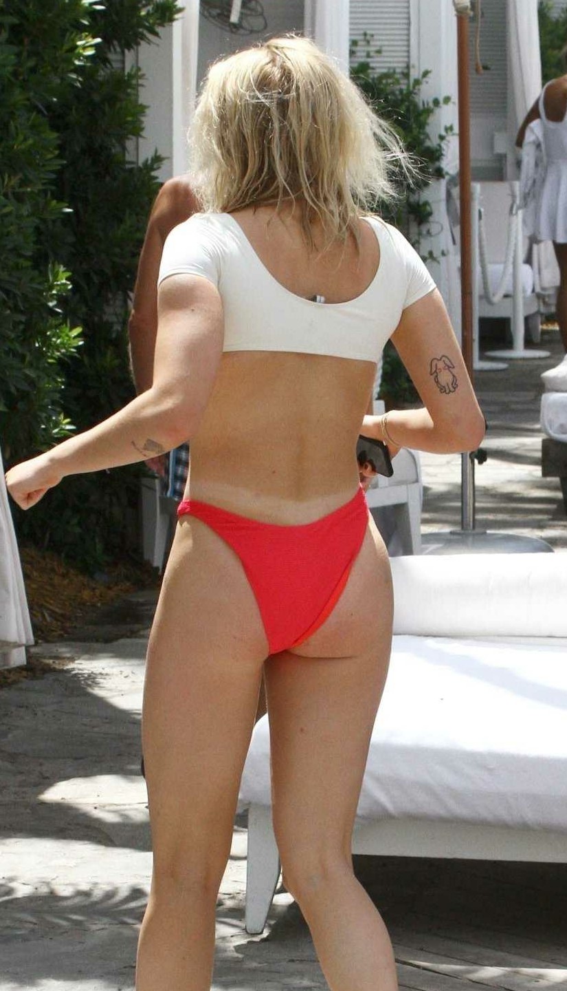 Sophie Turner  #OEimO9uL